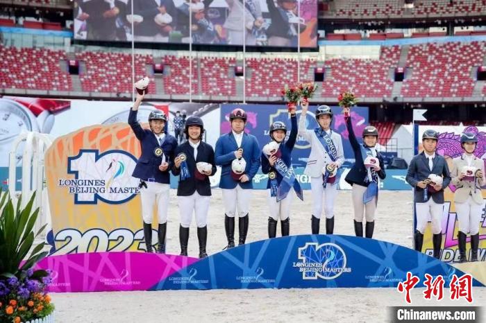 13岁骑手Larison PAN时隔三年问鼎鸟巢马术赛场