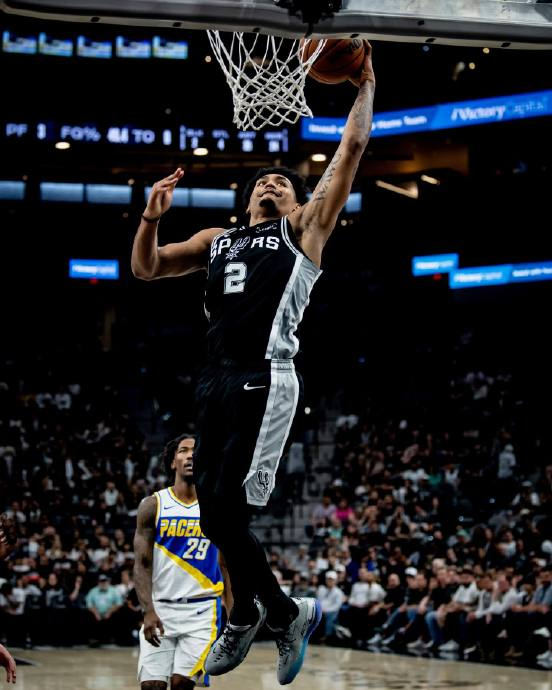 哈珀赛前17分钟获首发 马刺老将助力适应新角色