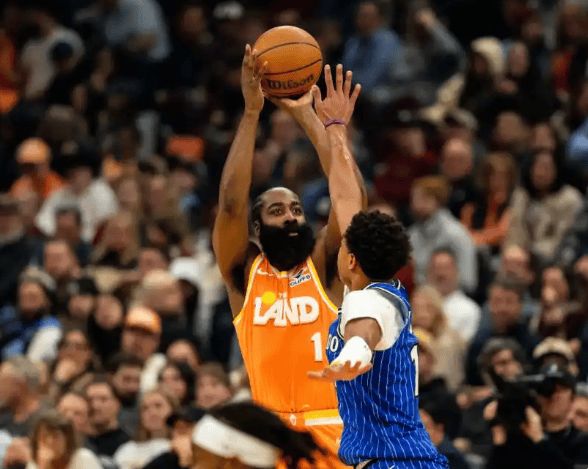 米切尔42分哈登26+7助攻 骑士四连胜冲击前三