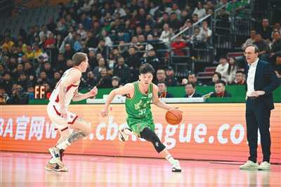 辽宁男篮三连胜战术革新重拾自信