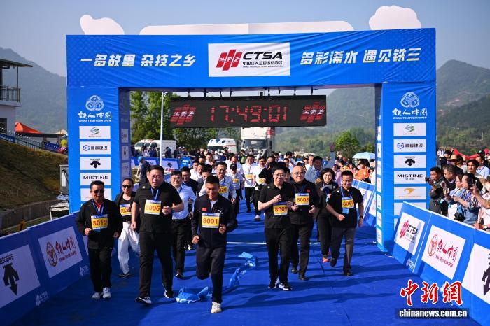 2026‘月湖澜院杯’铁人三项全国首站赛事在湖北