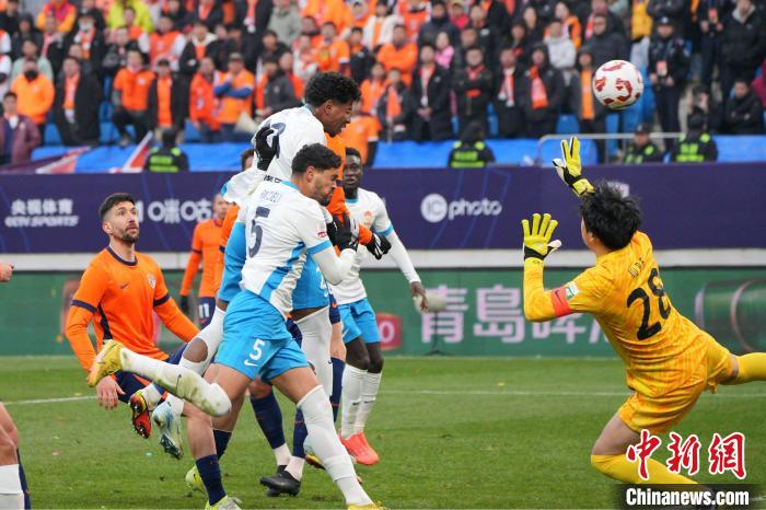 青岛德比首战平局 百年足球城见证本土教练坚守